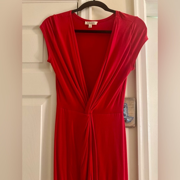Red Dress w/ low v-neck, twist at waist, tulip cut bottom. Sz Small - Picture 3 of 4